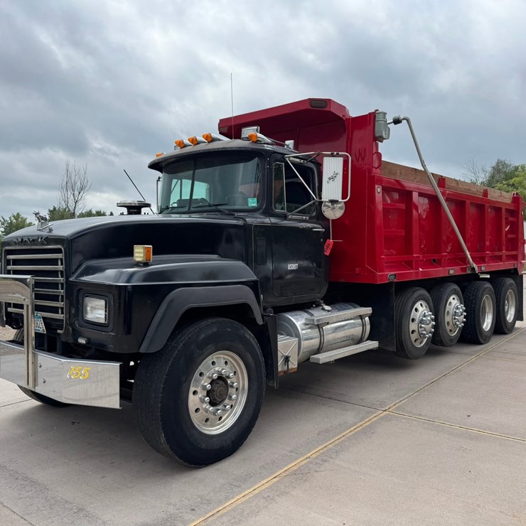 1995 MACK RD688S