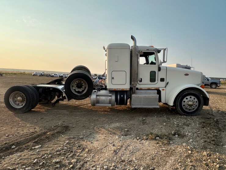 2013-peterbilt-367-image-4