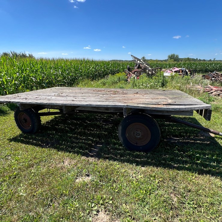 #5722 • Wooden Flat Rack on Running Gear