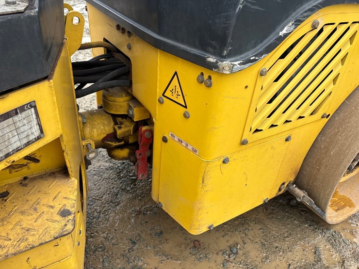 2011-bomag-bw120ad-4-image-17
