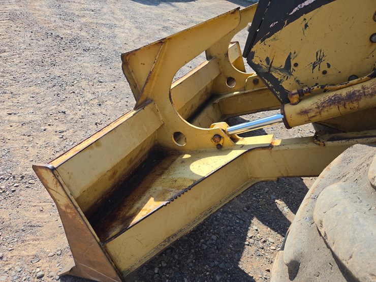 2000-caterpillar-525-image-11