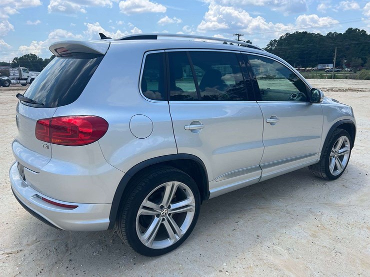2016-volkswagen-tiguan-image-4