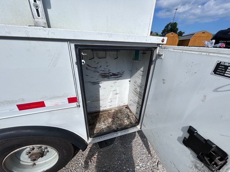 #212-•-2014-saub-pull-behind-service-trailer-image-27