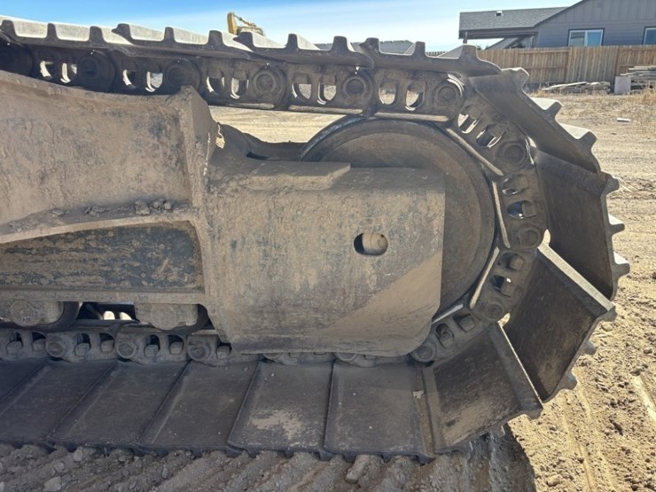 2013-komatsu-pc228us-lc-8-image-9