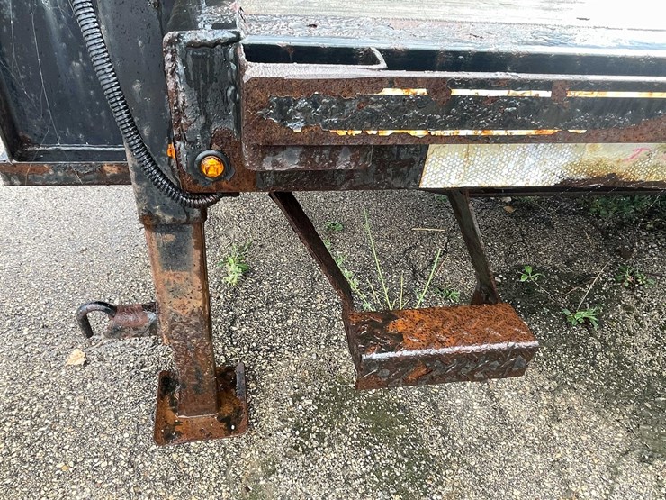 #10501-•-2016-delta-gooseneck-flatbed-(has-wi-title)-image-18
