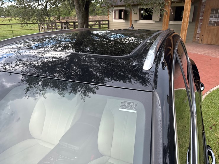 #153-•-offered-at-no-reserve-|-2018-bentley-bentayga-suv-image-15
