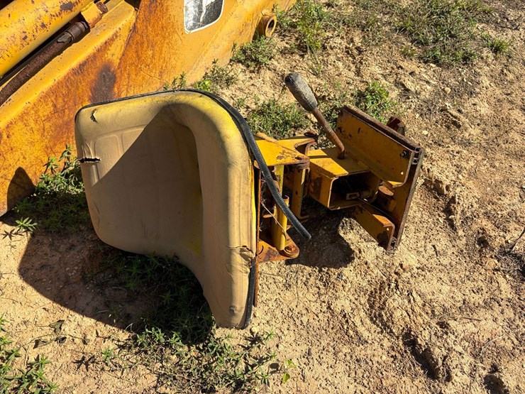 deere-410d-image-27