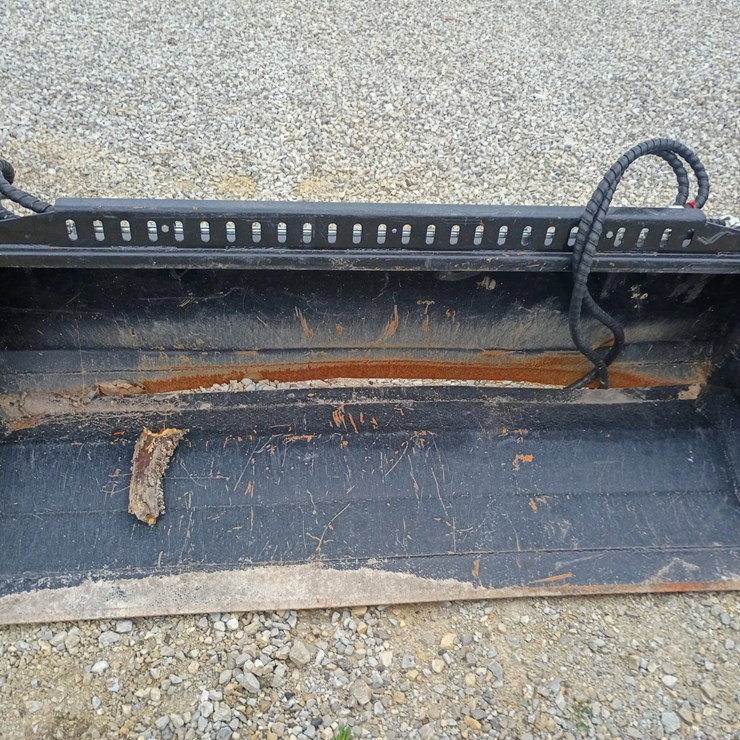 #26209 • GIYI 4-in-1 Bucket Skid Steer Attachment