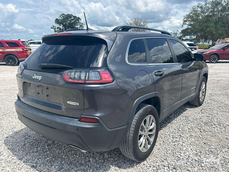2022-jeep-cherokee-image-3