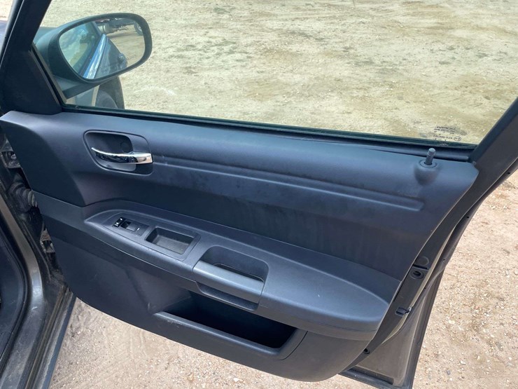 2008-chrysler-300-4-door-sedan-(190,608-miles)-not-running-image-17