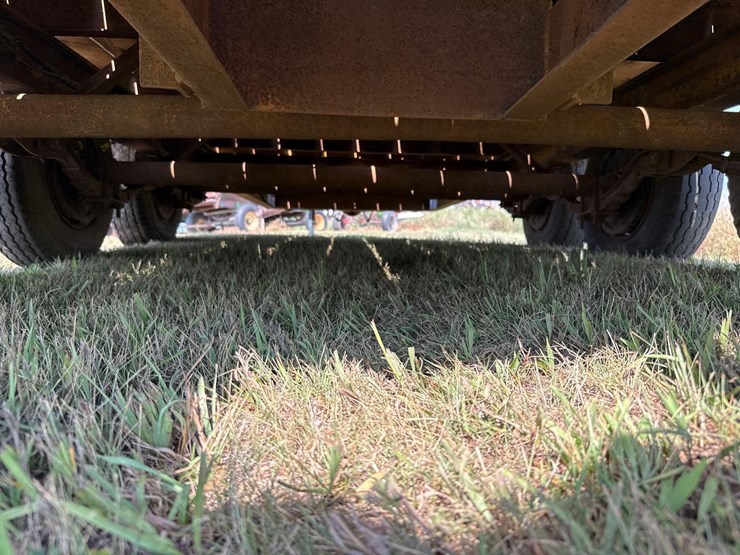 1972-fruehof-8ft-x-19ft-flatbed-equipment-trailer-image-40