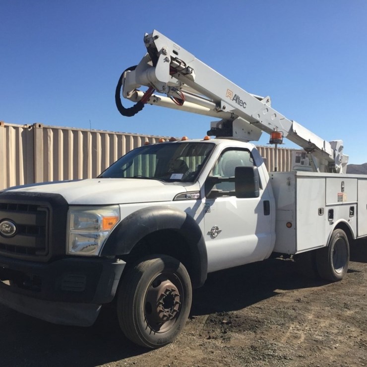 2012 FORD F550 XL
