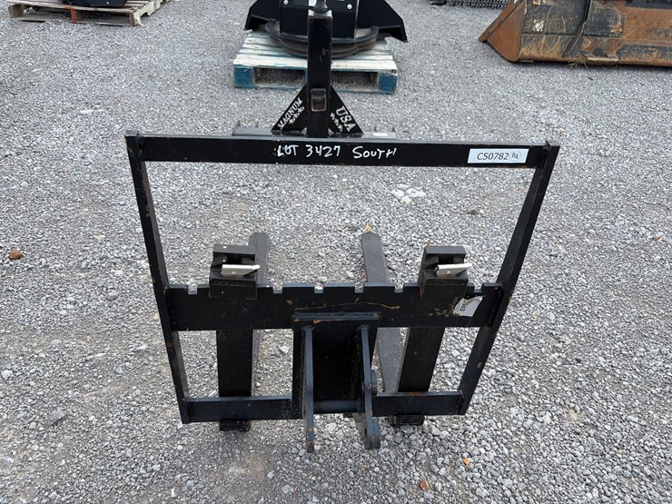 #416-•-mini-loader-30"-pallet-forks-image-2