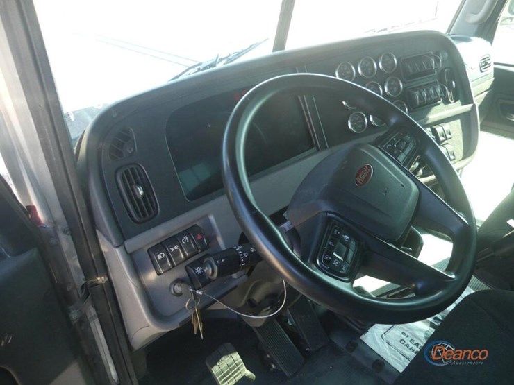 2024-peterbilt-389-image-16