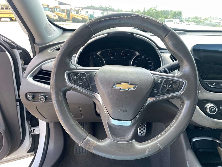 2016-chevrolet-malibu-4-door-sedan-(249,316-miles)-image-12