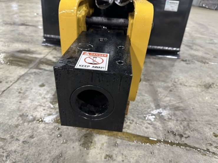 2026-agt-sshh680-hydraulic-breaker-image-5