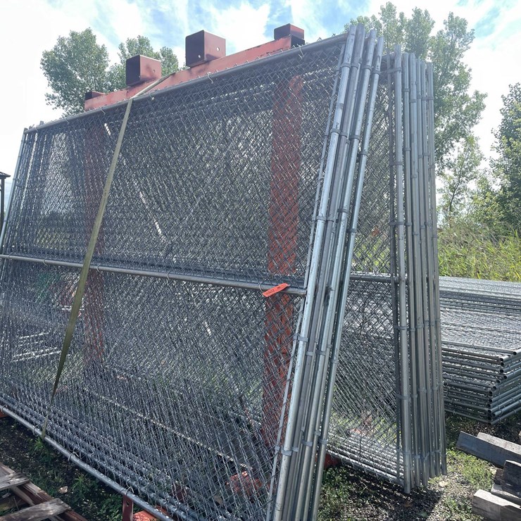 #10639 • Aluminum Fencing