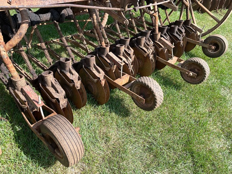#1626-•-vintage-empire-jr.-grain-drill-image-12
