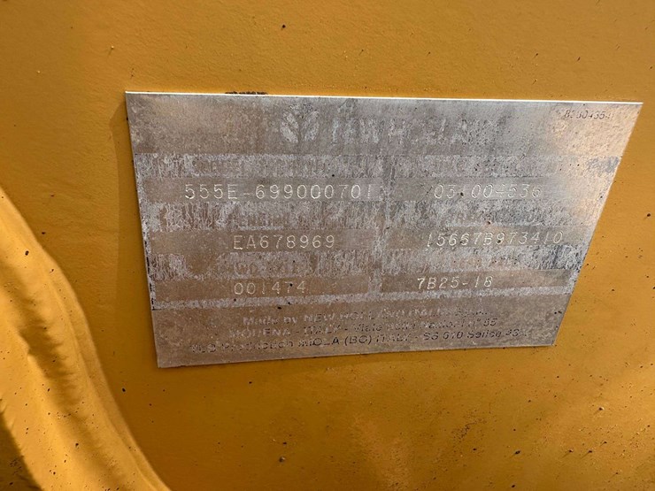 new-holland-555e-image-35