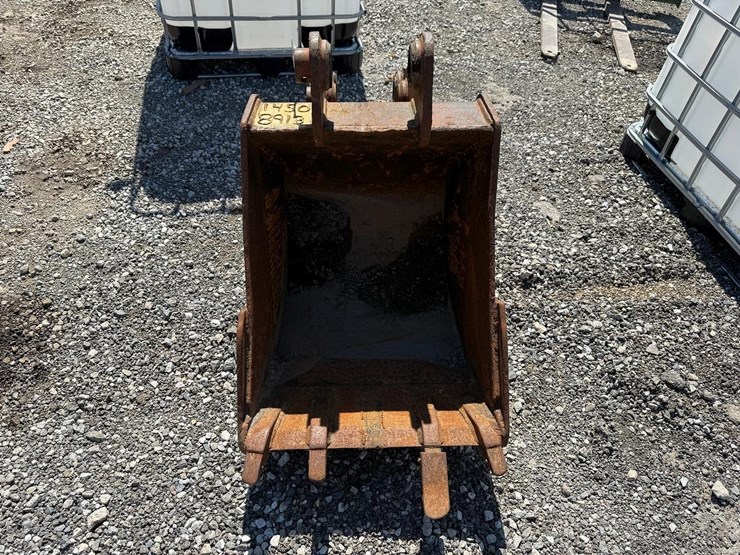 tag-24”-backhoe-bucket-image-1