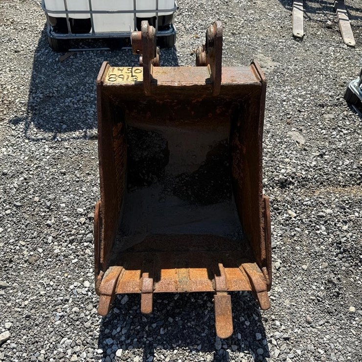 Tag 24” Backhoe Bucket