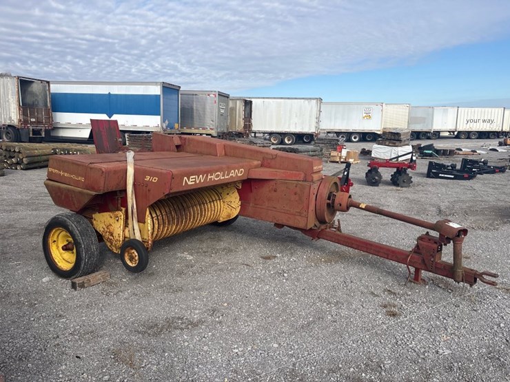 new-holland-hayliner-310-image-2