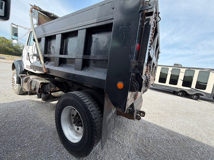 #271-•-1988-international-2375-single-axle-dump-truck-image-5