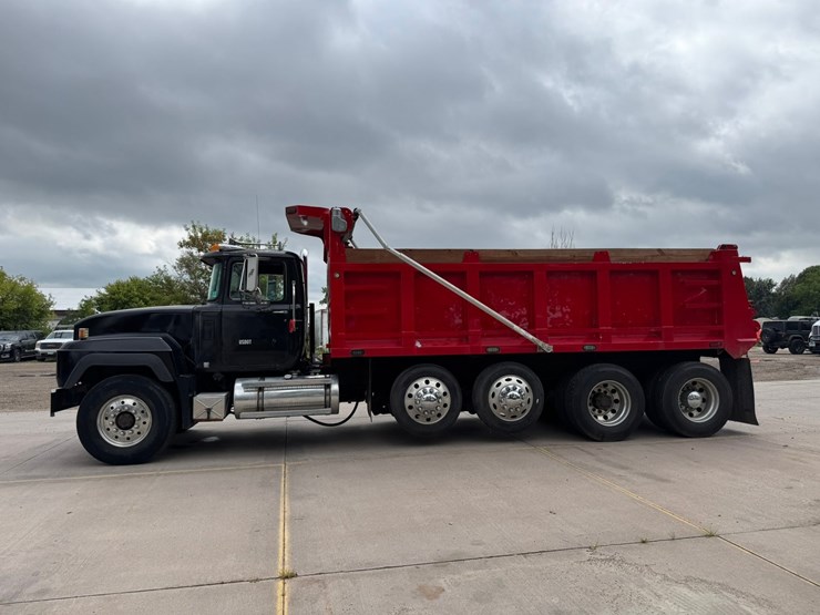 1995-mack-rd688s-image-2