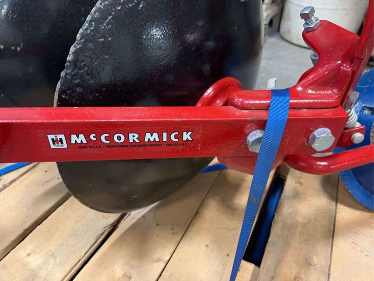 international-harvester-fast-hitch-disk-plow-image-9
