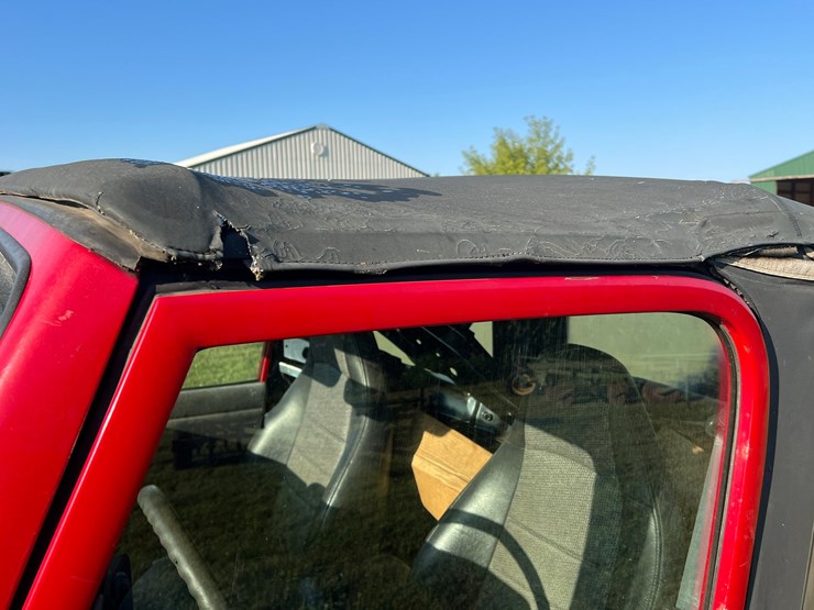 1999-jeep-wrangler-image-12