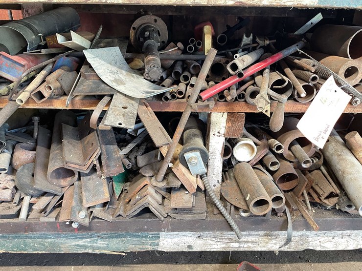 #1678-•-bench-and-bottom-contents-image-3