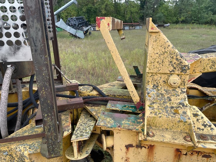 #1604-•-heavy-duty-mud-truck-(non-runner)-image-17