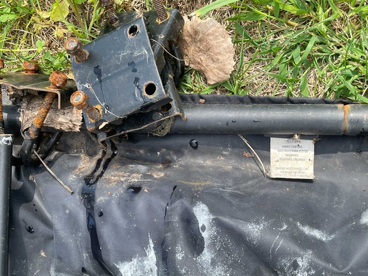#1675-•-walk-behind-snow-blower-cab-image-7