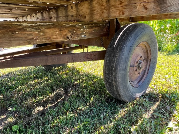 #5722-•-wooden-flat-rack-on-running-gear-image-9