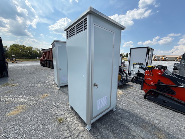#186-•-portable-restroom-image-2