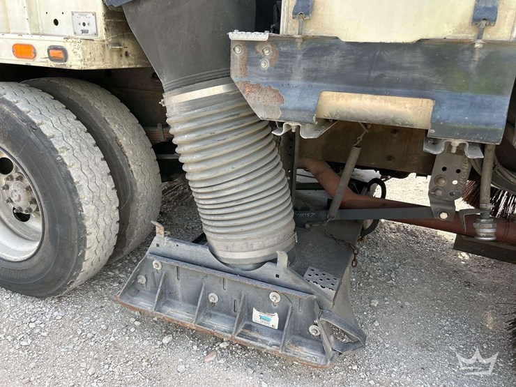2014-international-durastar-4300-image-24