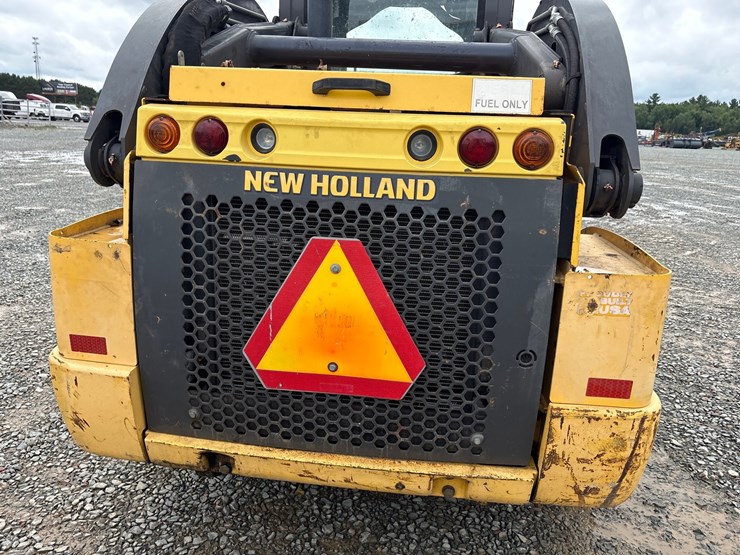 2019-new-holland-l228-image-14