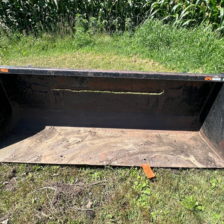 #5705 • 7' Bucket