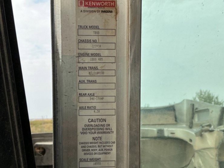 2012-kenworth-t800-image-23