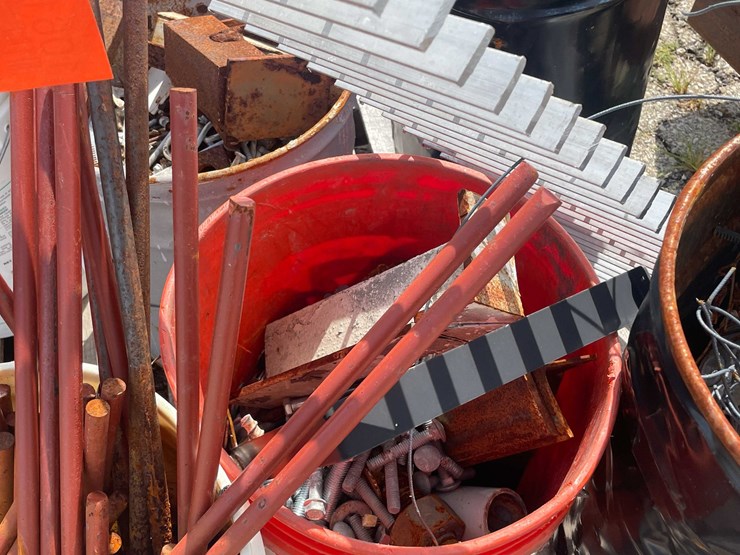 #10615-•-pallet-of-scrap-metal-image-10