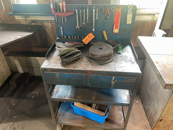 #1679-•-work-bench-on-wheels-image-1