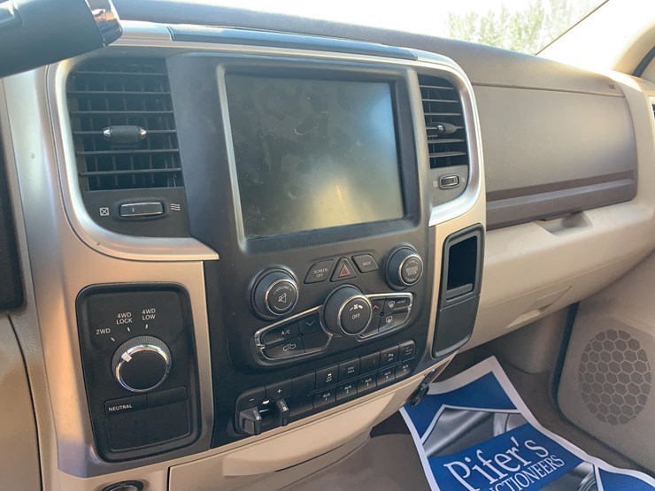 2014-dodge-2500-image-21