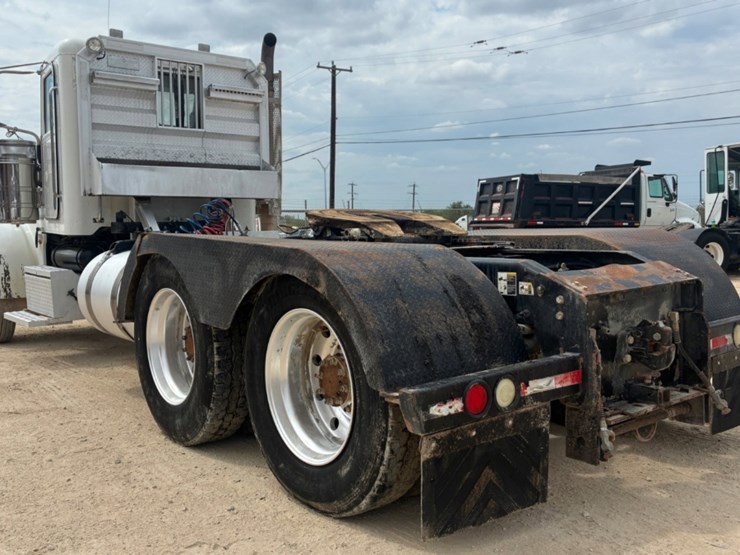 2012-peterbilt-367-image-6