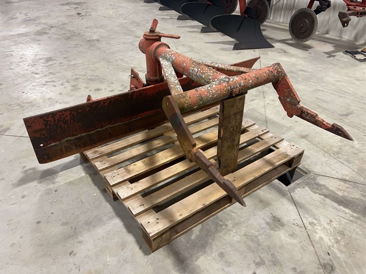 international-harvester-fast-hitch-6’-blade-image-1