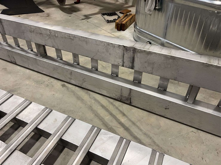 (2)-14’-aluminum-ramps-image-10