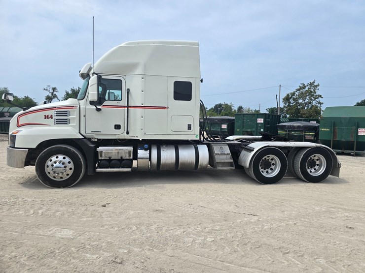 #25251-•-2020-mack-anthem-semi-sleeper-truck-image-5