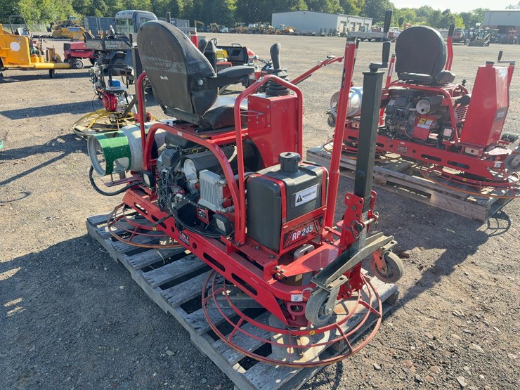 allen-rp245-ride-on-concrete-finisher-image-3