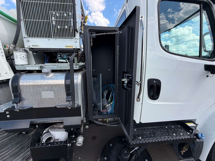 2022-tymco-600-image-49