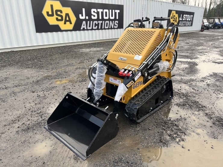 2026-agt-mx-crt23-mini-compact-track-loader-image-1
