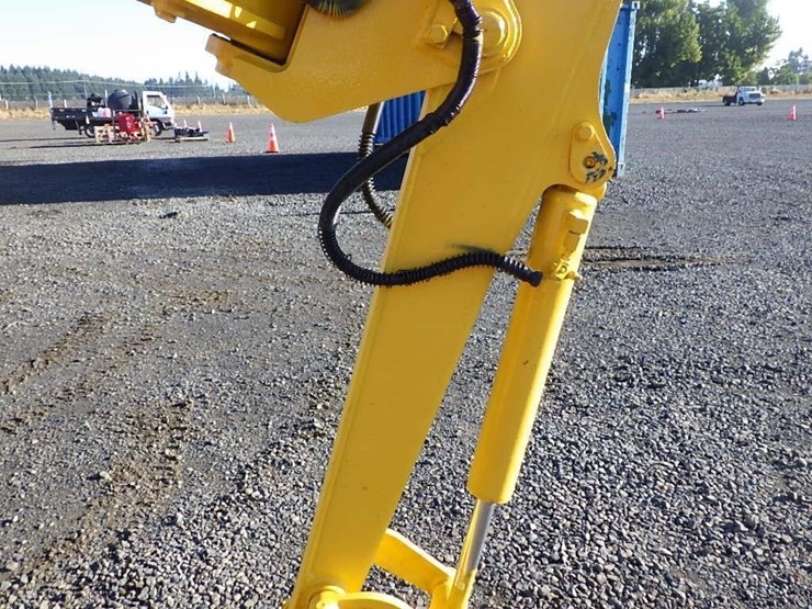 komatsu-pc28-image-25